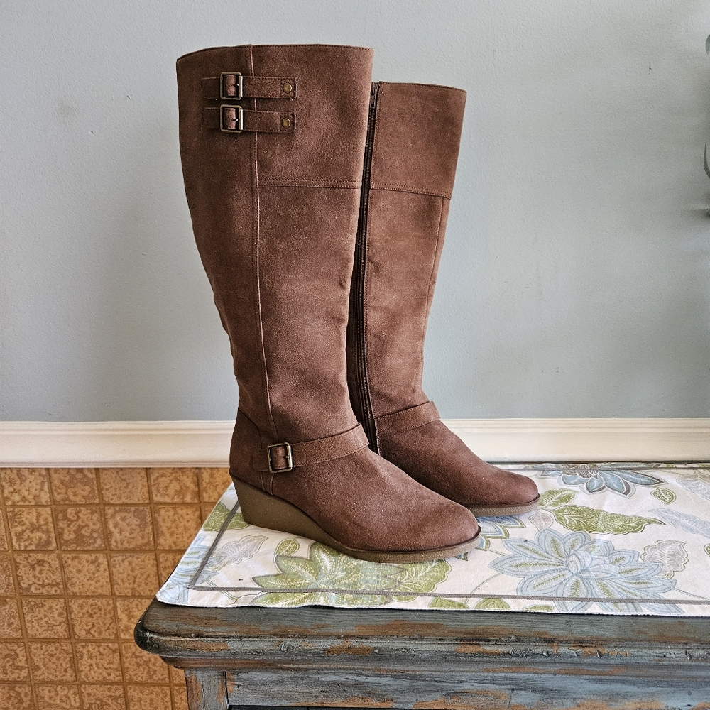 Like New! A2 by Aerosoles® Robbins Egg wedge boot.